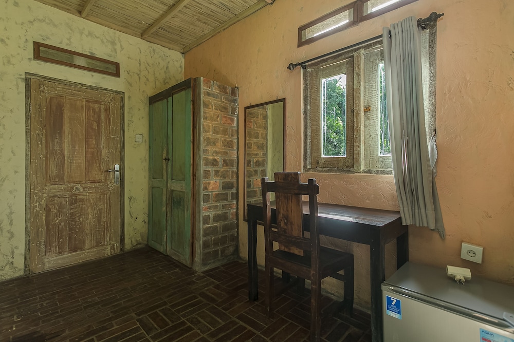 Tepi Sawah Lodge