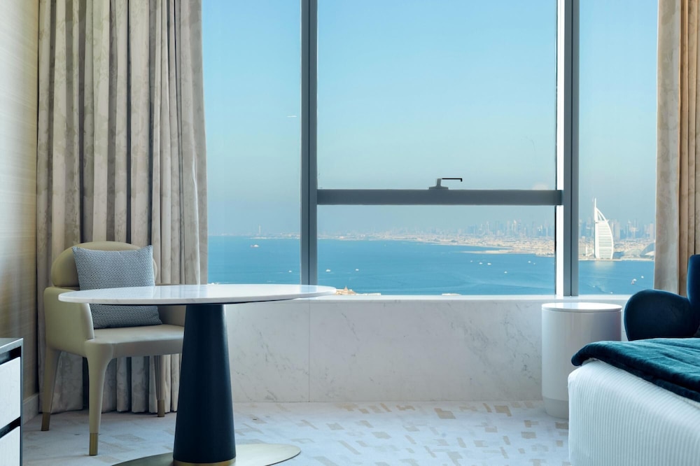 Luxury Studio w Dreamy Views Over Palm Jumeirah