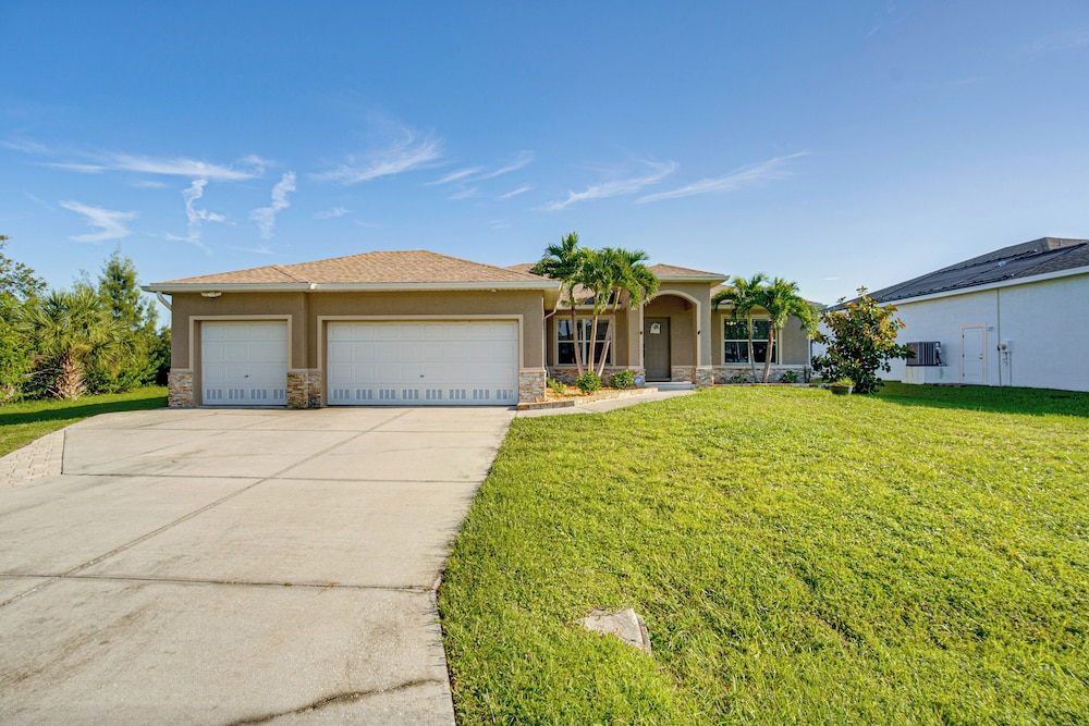 Port Charlotte Oasis w/ Boat Dock: Relax Poolside!