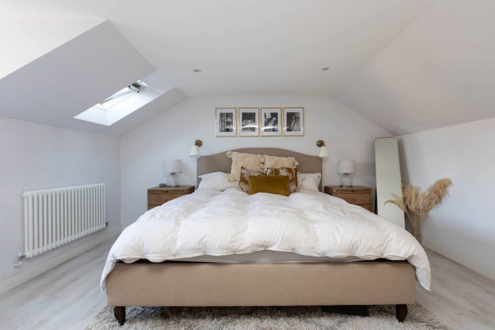 Beautiful, Light and Spacious 2 Bedroom Flat in Clapham