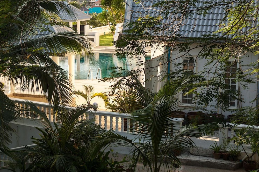 Eden Resort