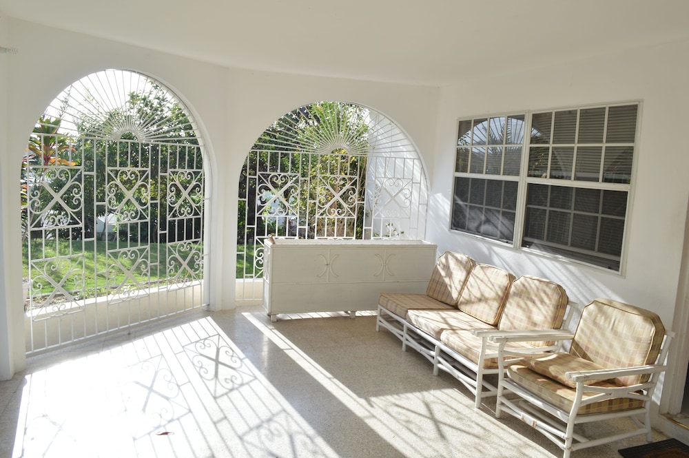 Sea Grove Villa