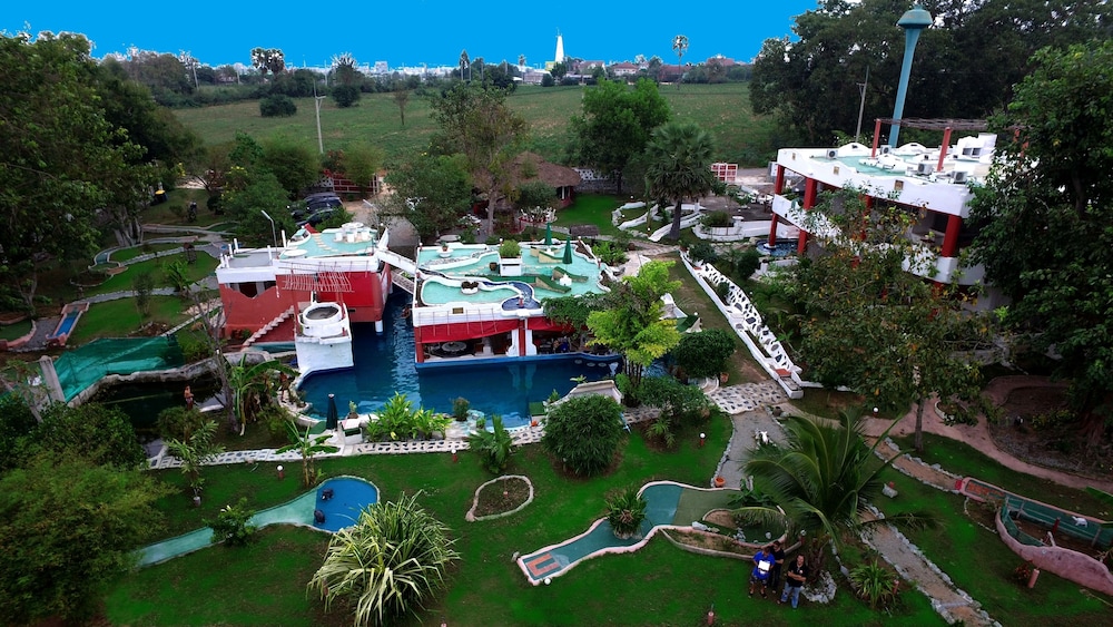 Mirabel Resort & Mini Golf