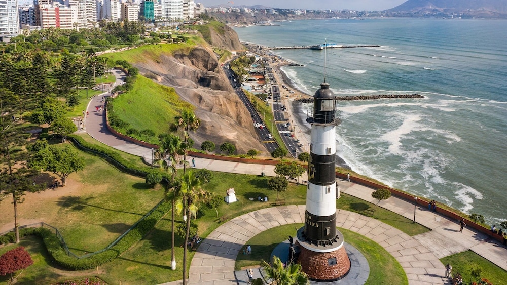 Redibuk - Luxury duplex 1BR Miraflores