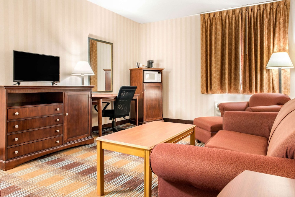 Quality Inn & Suites Miamisburg - Dayton South view 4