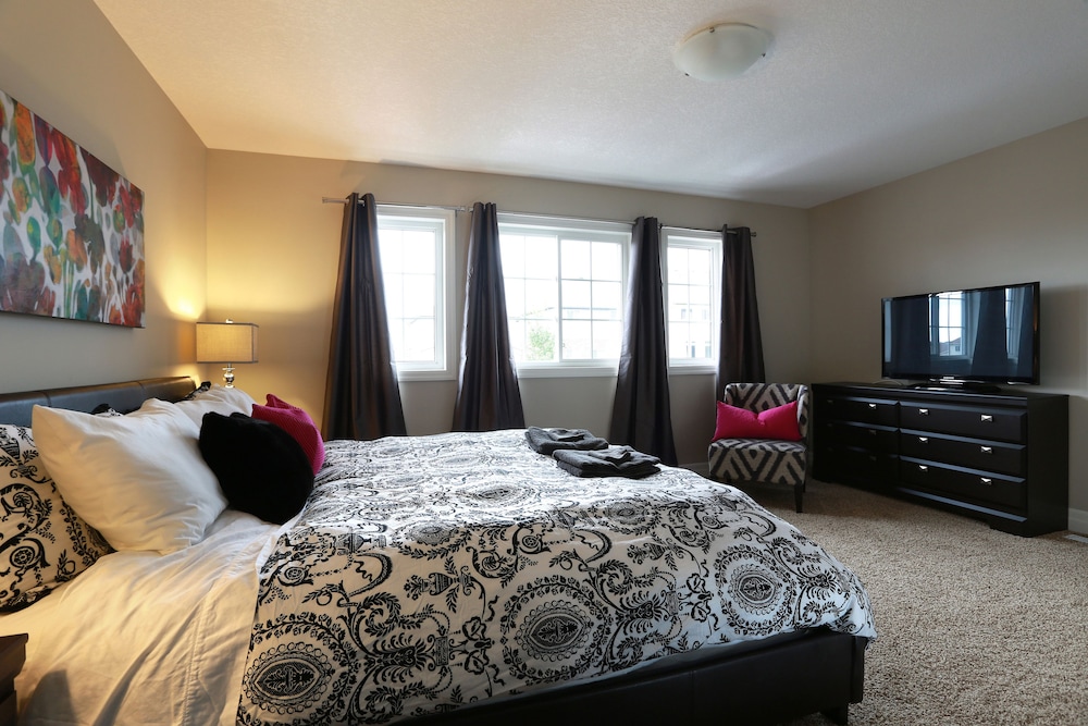 Boardwalk Homes - Executive Townhomes - Image 2