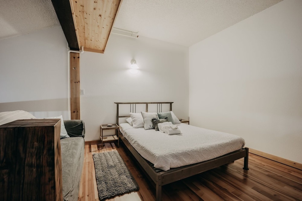 Glacier Mt Baker Lodging