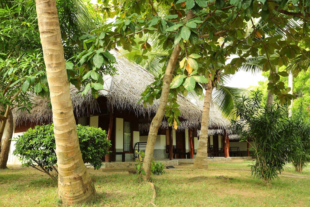 Hotel Lagoon Paradise Beach Resort - Image 1