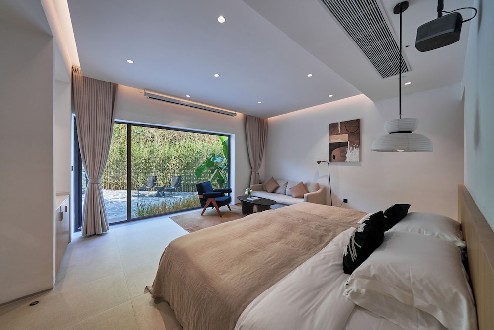 Miyue Shenzhen Tianlu Secret Wild Wizard Holiday Hotel