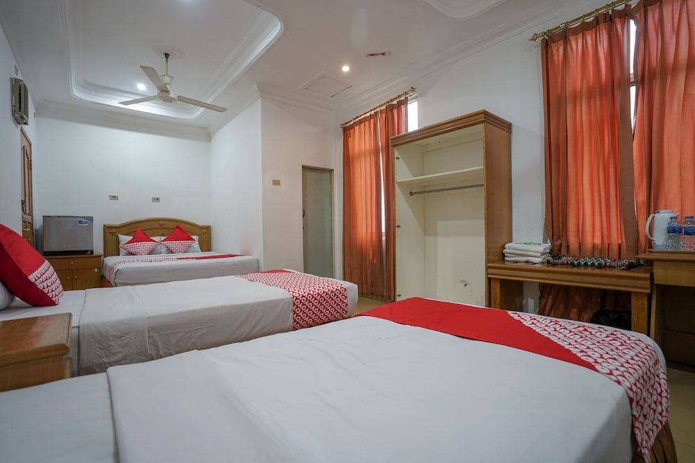 Super OYO 1173 Hotel Shofa Marwah view 5