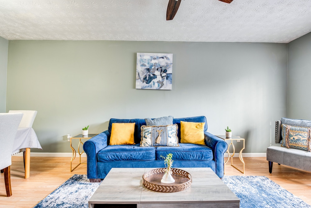 Pet-friendly Douglasville Gem - 3 Mi to Downtown!