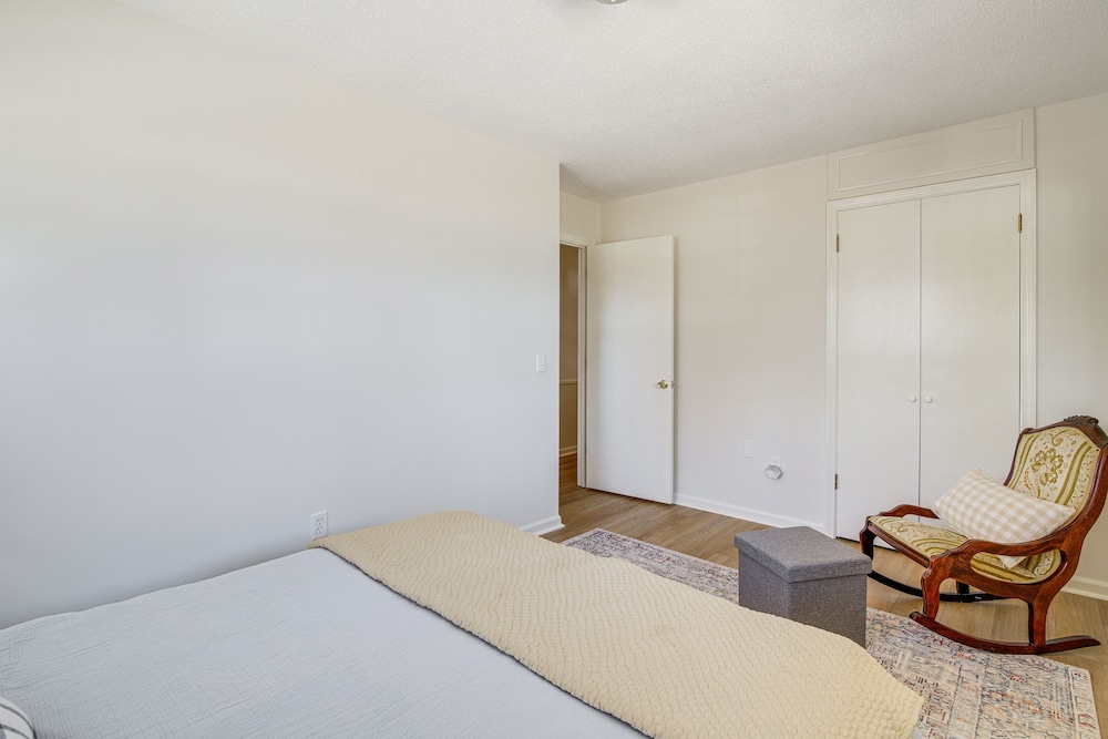 Oxford Getaway: Walk to Oxford Square! - Property Image 26
