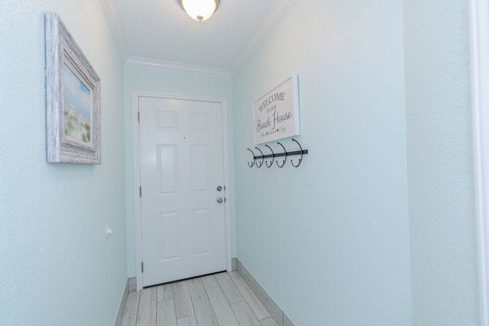 Seascape 2302 1 Bedroom Condo by RedAwning