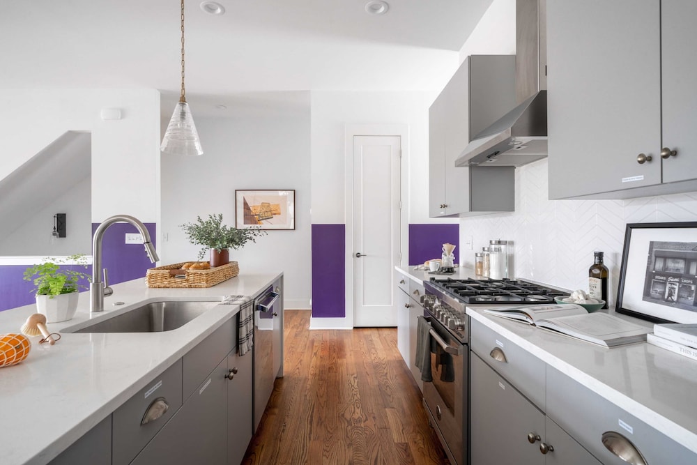 Sleeps 36 3 Homes, Minutes to Downtown+broadway 12bdr Group Getaway in Nash!
