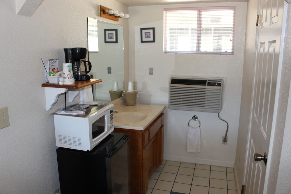 Barewood Inn and Suites