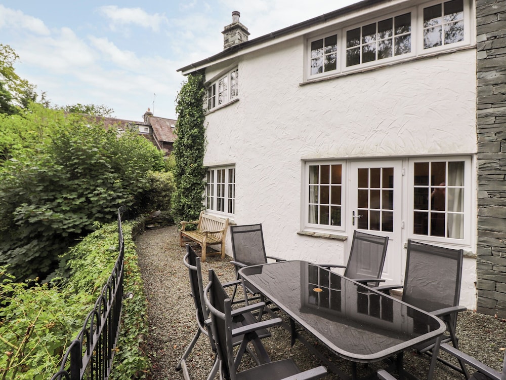 Holly Cottage