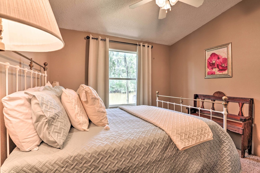 Waterfront Karnack Home w/ Boathouse  Deck! - Property Image 22