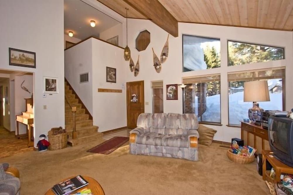 2485 Tepee Ct.