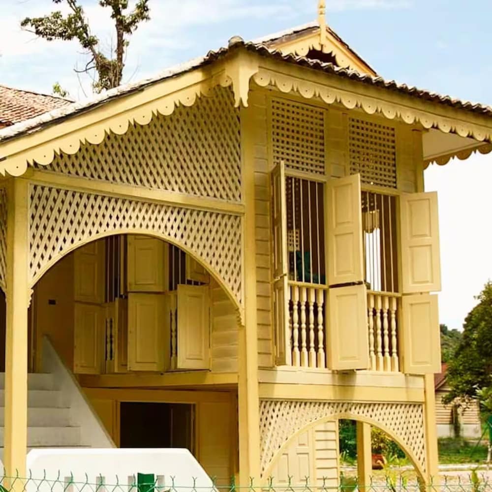 Bagas Zakariah Orchard Lodge