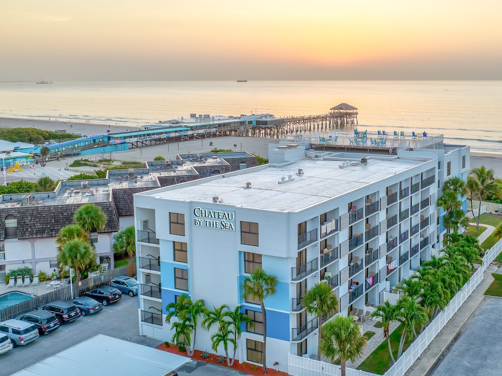 Chateau by the Sea - Happy Palm Stays