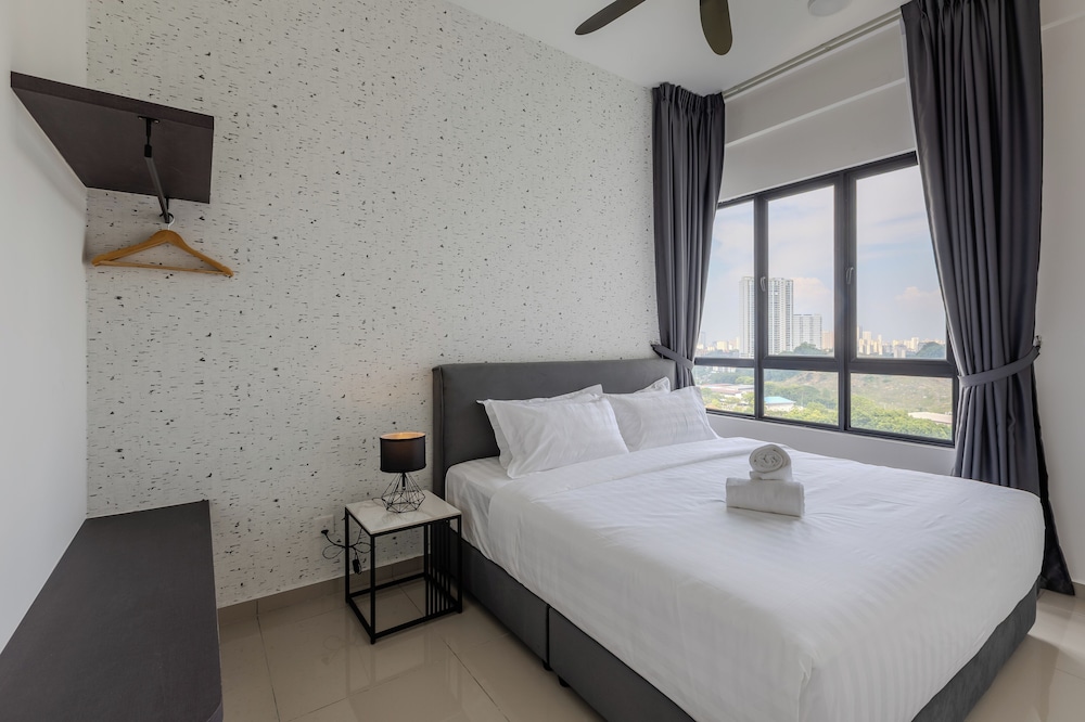Sunshine Residence Suites