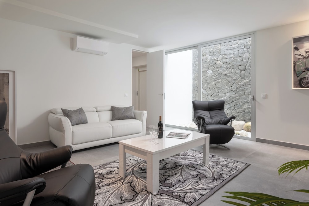 Villa Superior 1 - Casangular by Upper