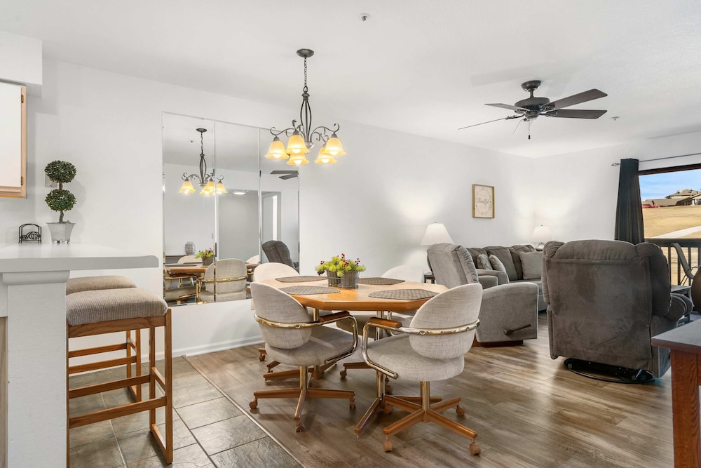 Fairway View Duo Stay for 12!