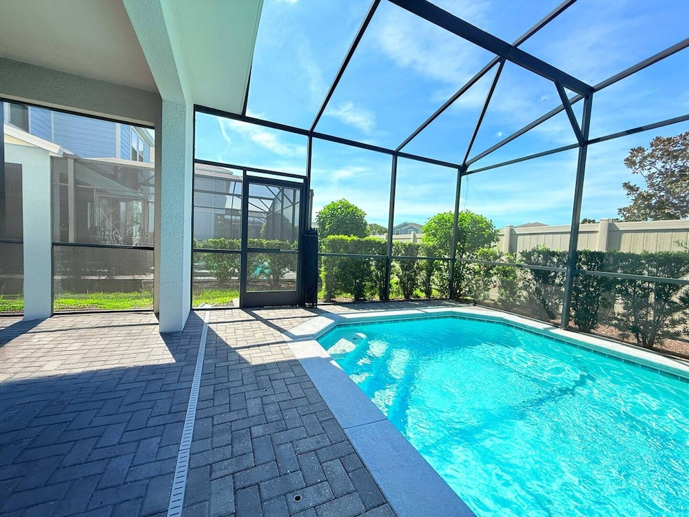 Family Villa in Windsor Lazy River BBQ Pool