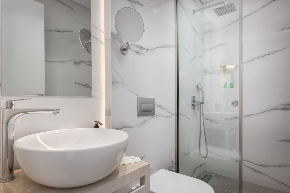 Acropolis Luxury Living