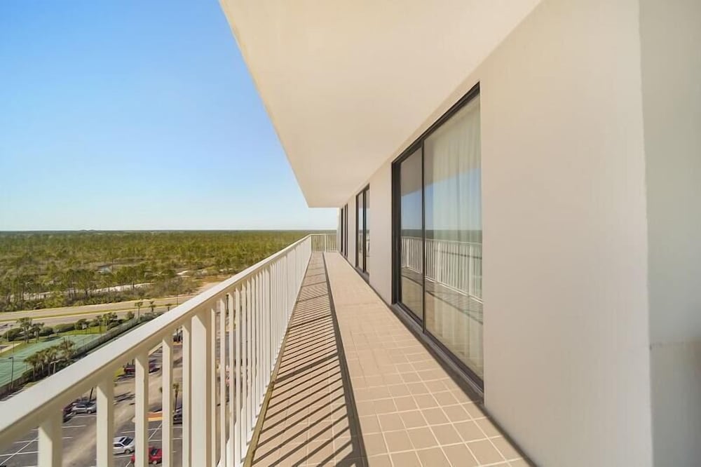 Pelican Pointe 1406