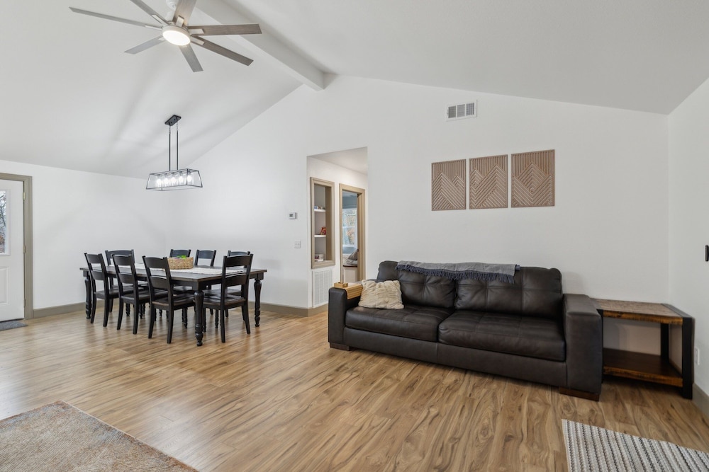 Lost Ridge Retreat 5 Bedroom Home