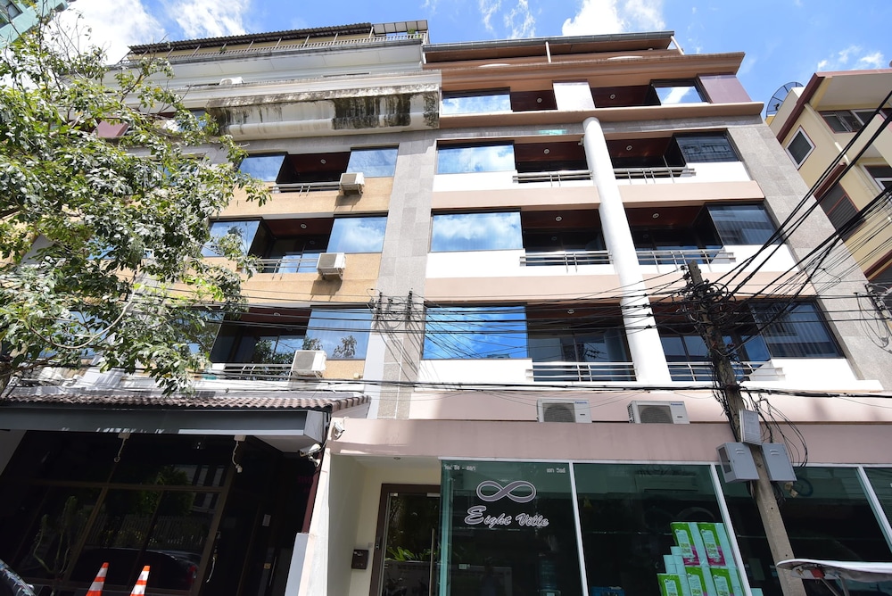 Eight Ville Apartment