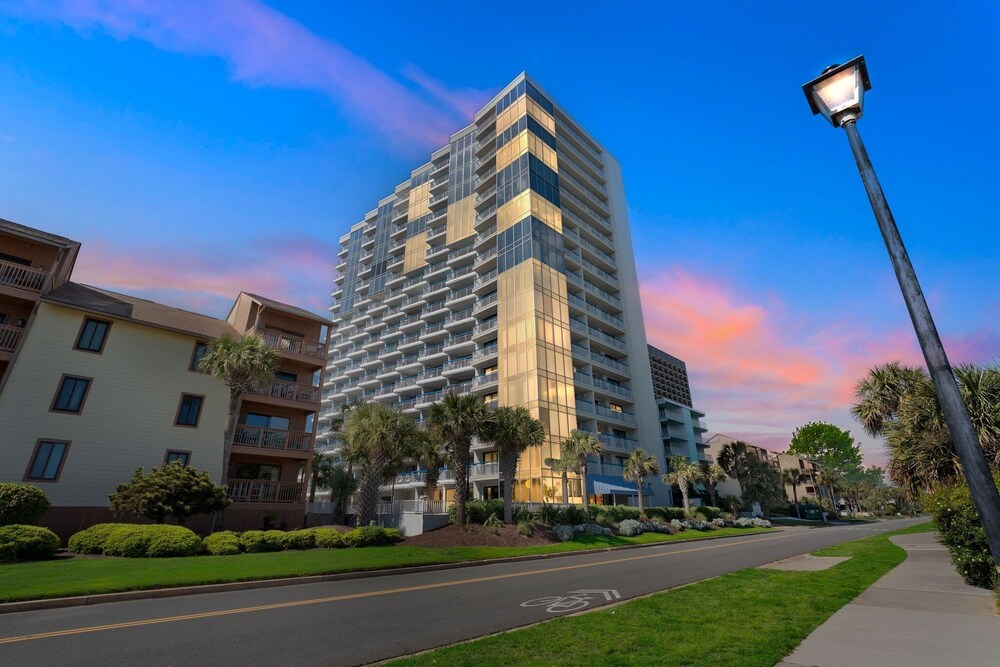 Oceanfront Gem Pool, Balcony, Modern Touch 3 Bedroom Condo