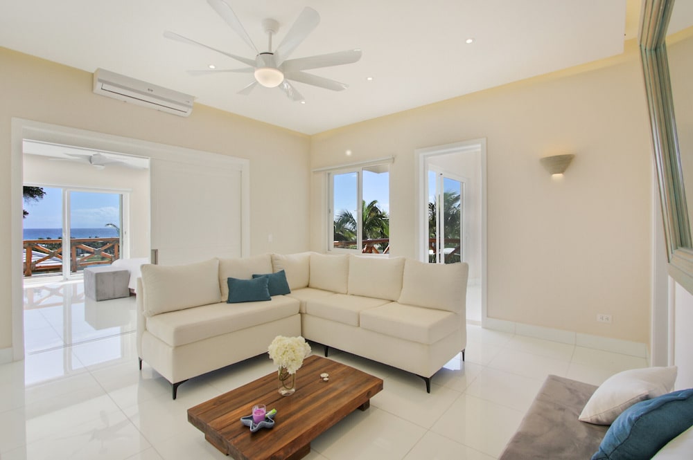 Stunning 6BR Villa With Ocean View in Cap Cana