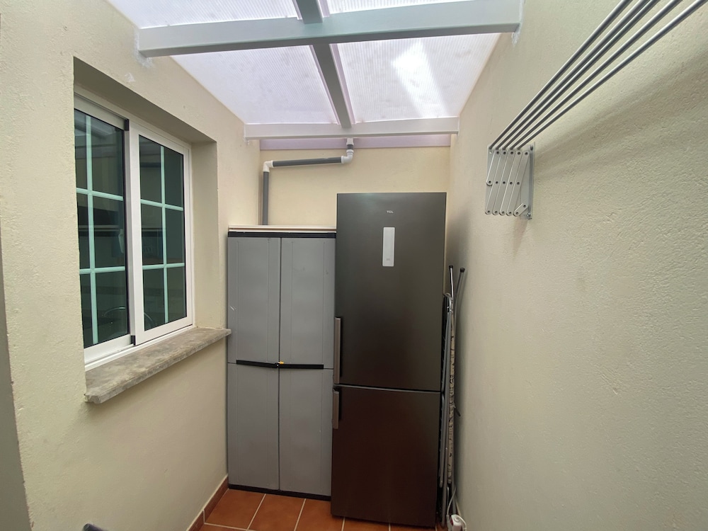 New Renovated Family Home Above Swimming Pool!