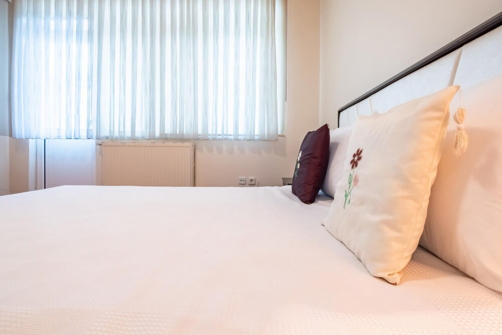 Bright and Central Flat in Kadikoy With Balcony
