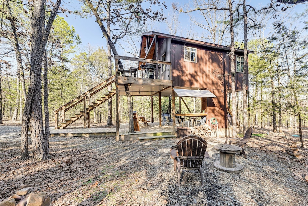 'bluebird Treehouse' Near Kiamichi Mtns w/ Hot Tub