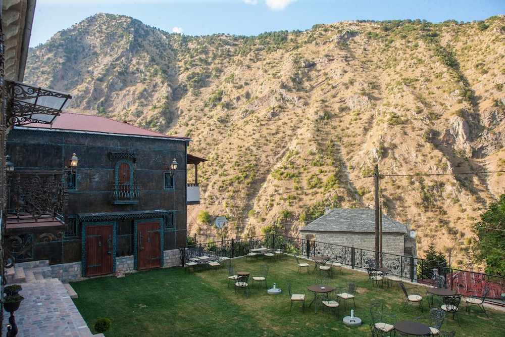 Armata Luxury - Property Image 5