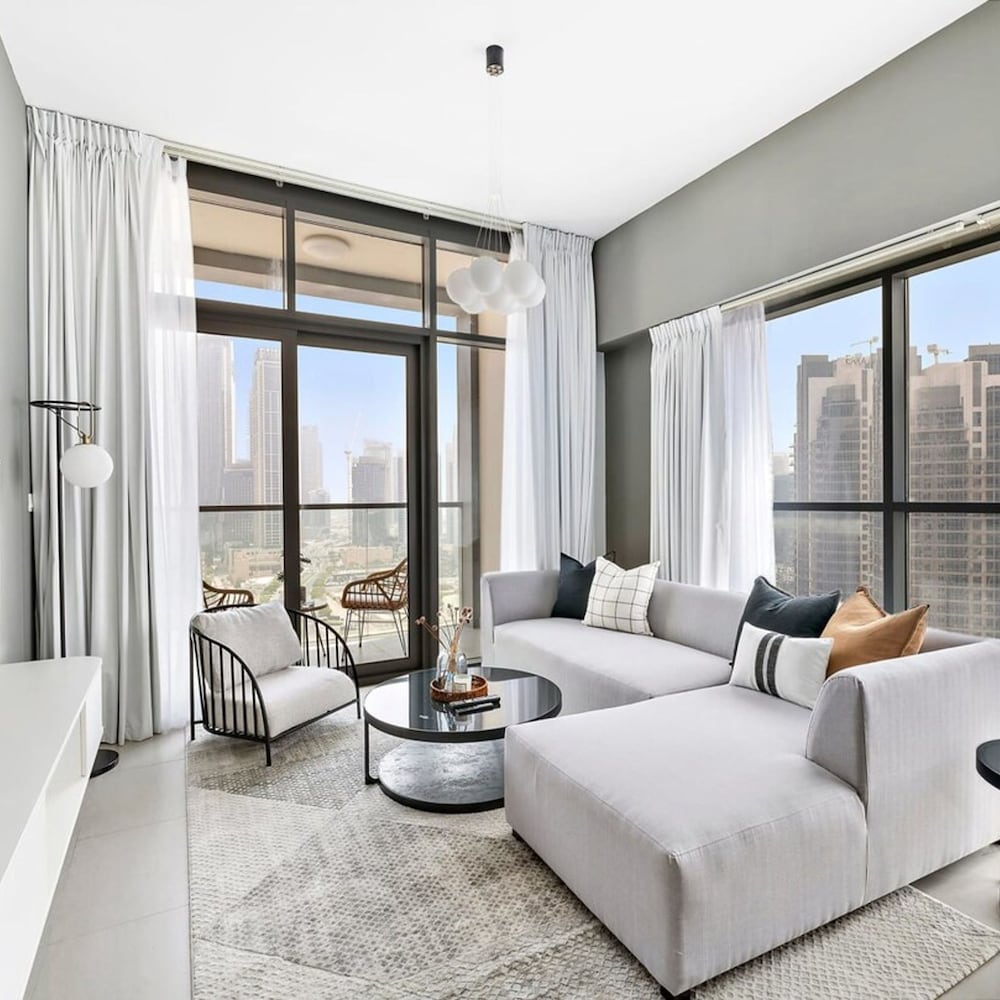 Silkhaus Burj Khalifa View 1bdr With Pool and Gym