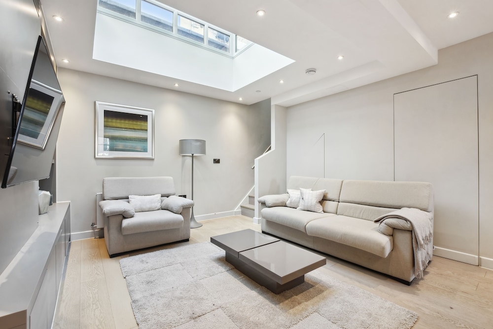Buckingham Palace by Aeria Apartments