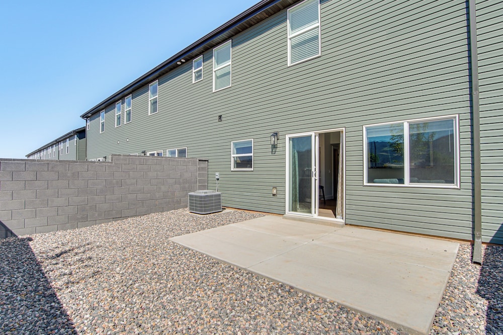 Built in 2025: Parowan Escape w/ Views!