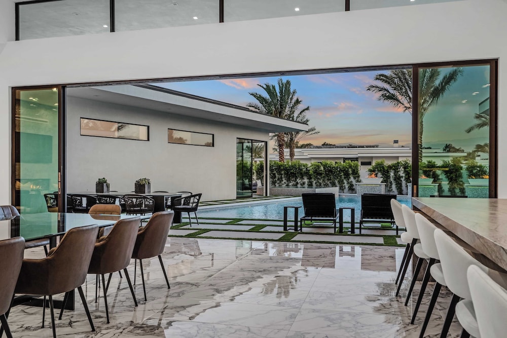 Sleeps 54 3 Luxury Villas w/ Pool + Spa, Pickleball Bravo by Avantstay