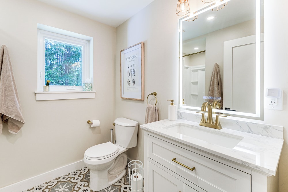 Modern Gem on 15 Acres, 5 Mi to Old Orchard Beach!