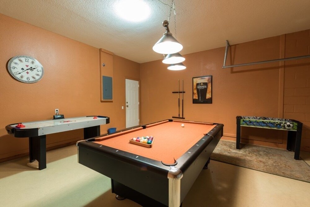 7BR Pool Home Emerald Island by SHV-8409