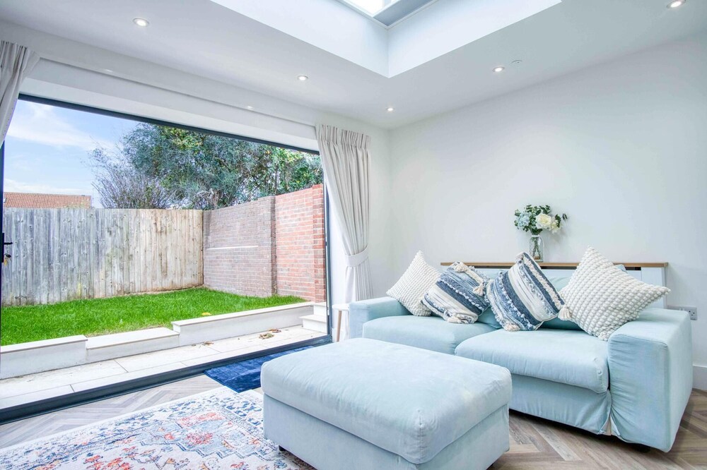 Hatherleigh Drive - 2 Bedroom House - Mumbles