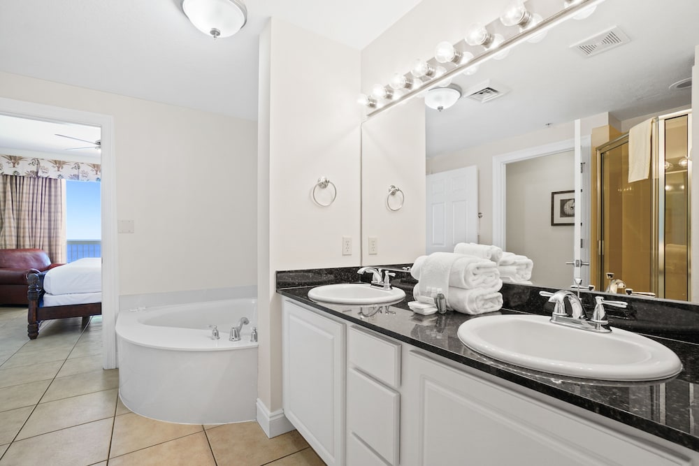 Calypso Beach Resort by Panhandle Getaways