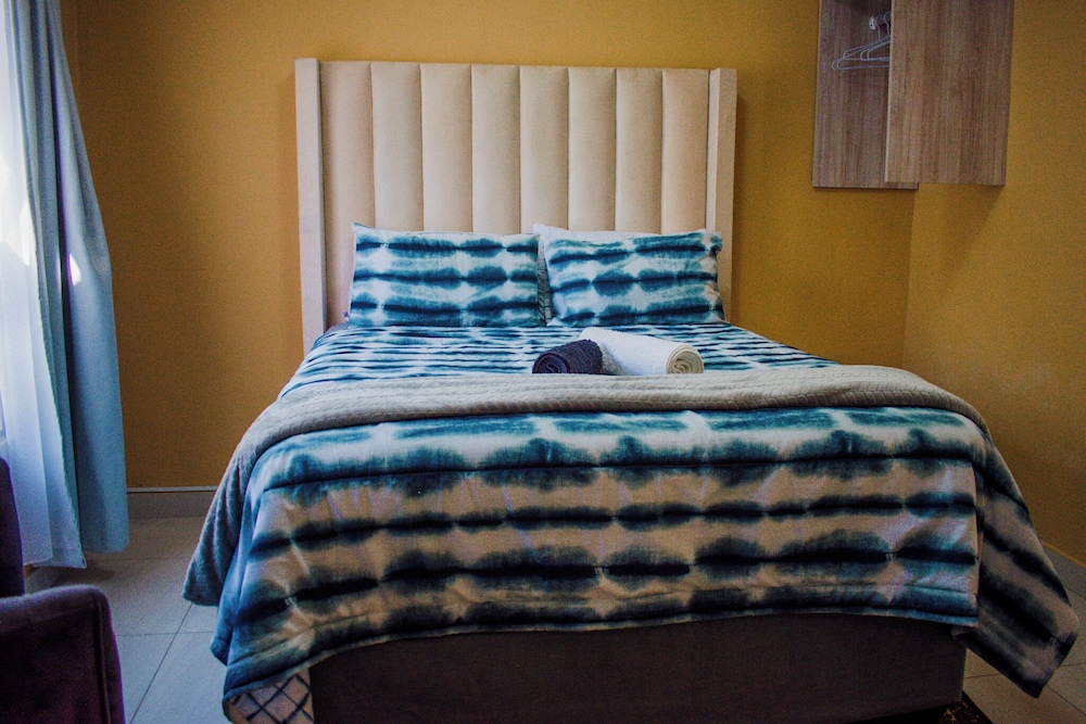 WoodMead Guest House & Events view 3