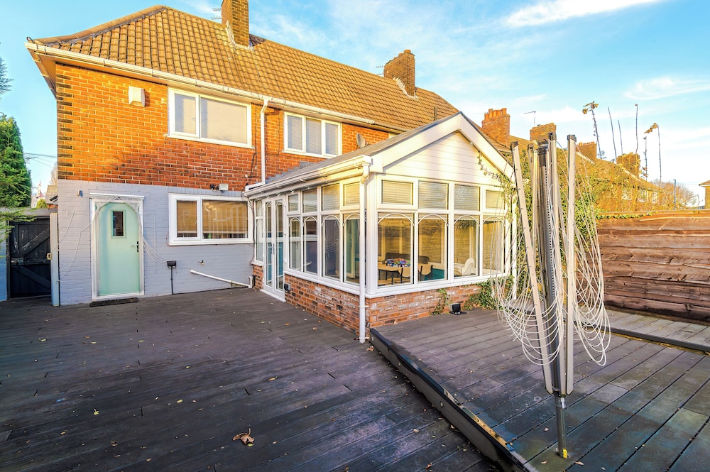 Modern 3-Bed - Near Etihad & City Centre