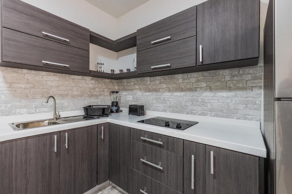 NEW Modern Stylish 6BR 6BA Villa Near Palmbeach