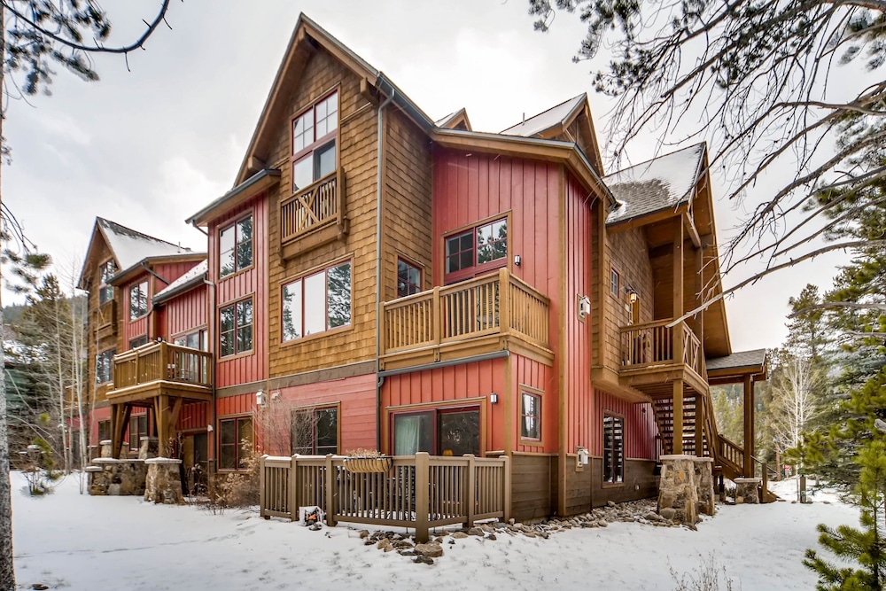 Keystone Townhouse on Snake River by RedAwning